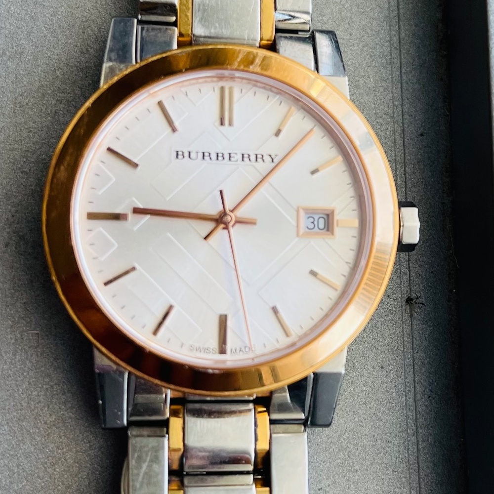 BURBERRY Silver Dial Two-tone Silver and Gold-tone Bracelet Ladies Watch 38mm